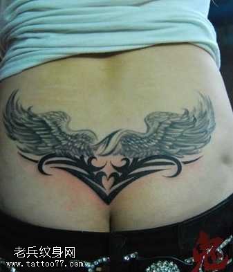 腰部翅膀图腾纹身图案
