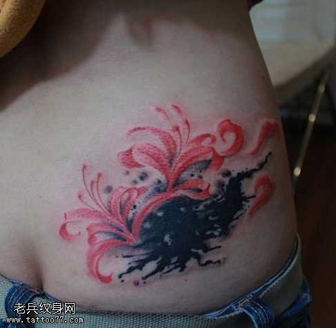 腰部彼岸花纹身图案