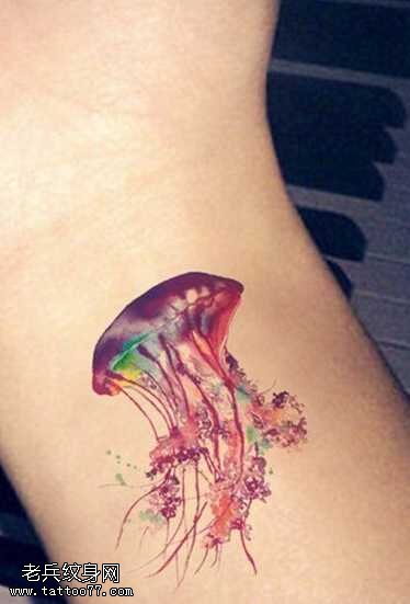手腕水母纹身图案