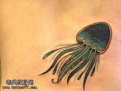 腰部水母纹身图案