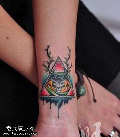 手臂羚羊上帝之眼纹身图案