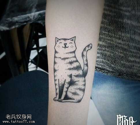 手臂猫咪纹身图案