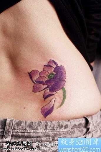 腰部彩色莲花纹身图案