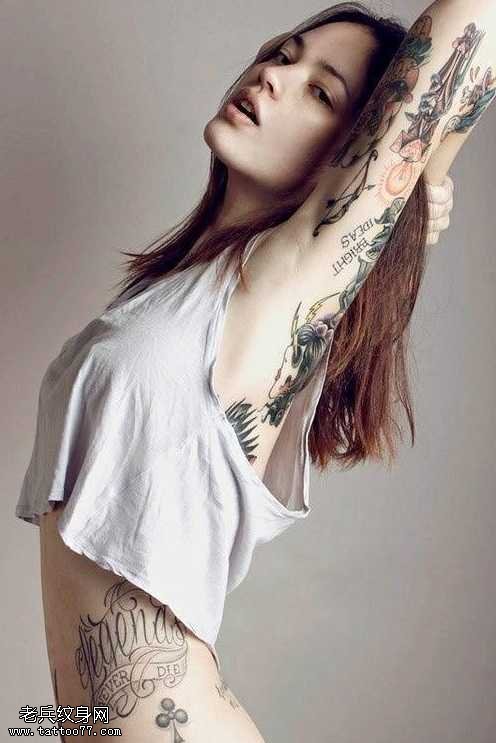 美女纹身图案