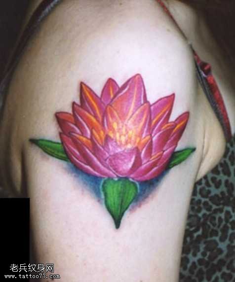 胳膊好看的莲花纹身图案