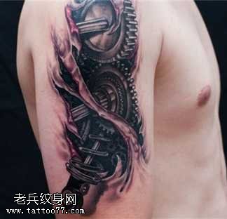 胳膊黑灰机器纹身图案