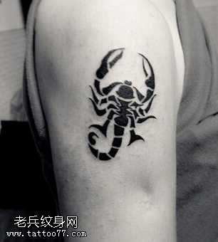 胳膊黑蝎子图腾纹身图案