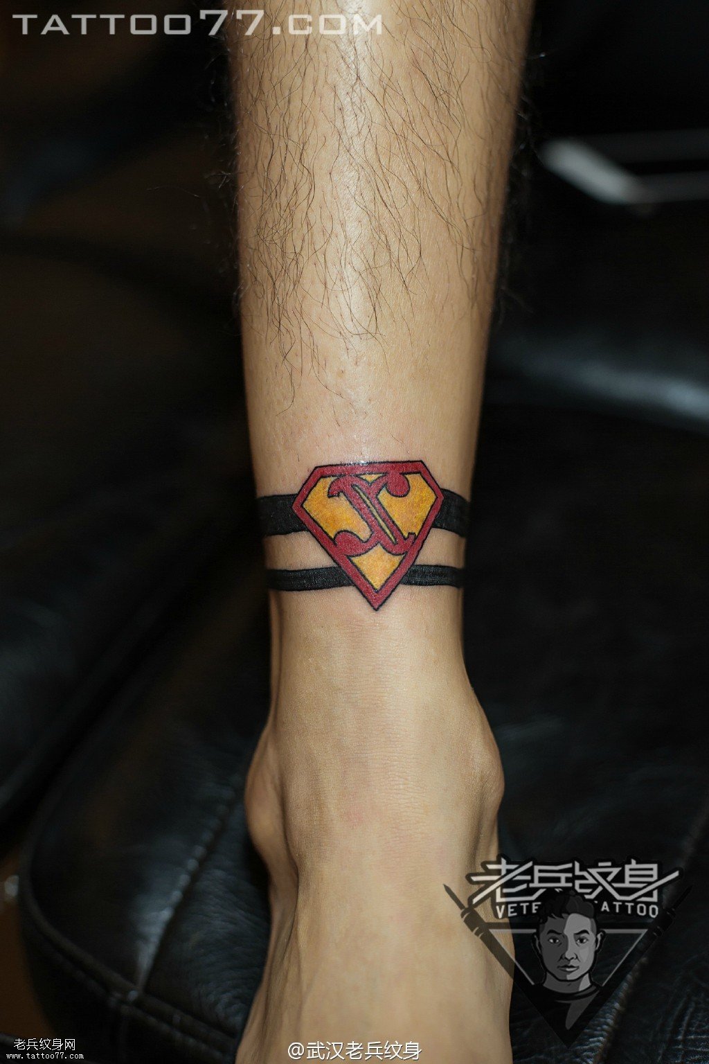  脚踝超人纹身图案作品