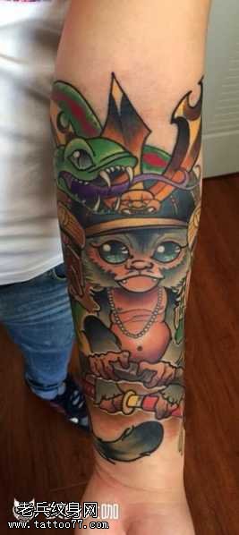 腿部萌小猴子纹身图案