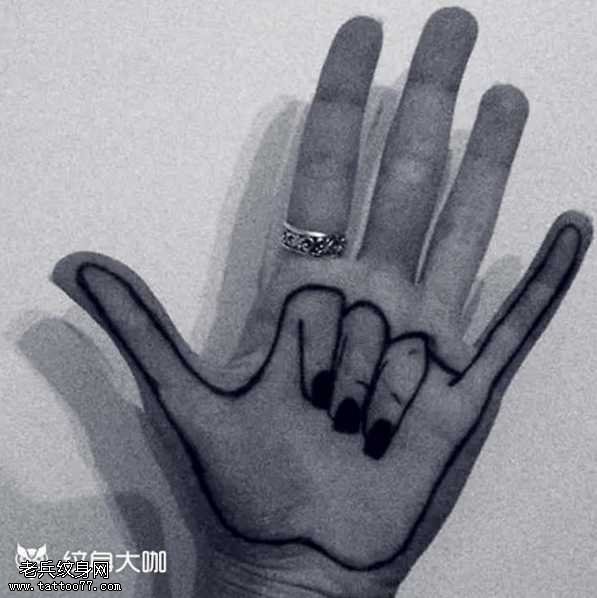 手部六手纹身图案