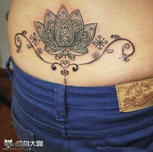 腰部梵花纹身图案