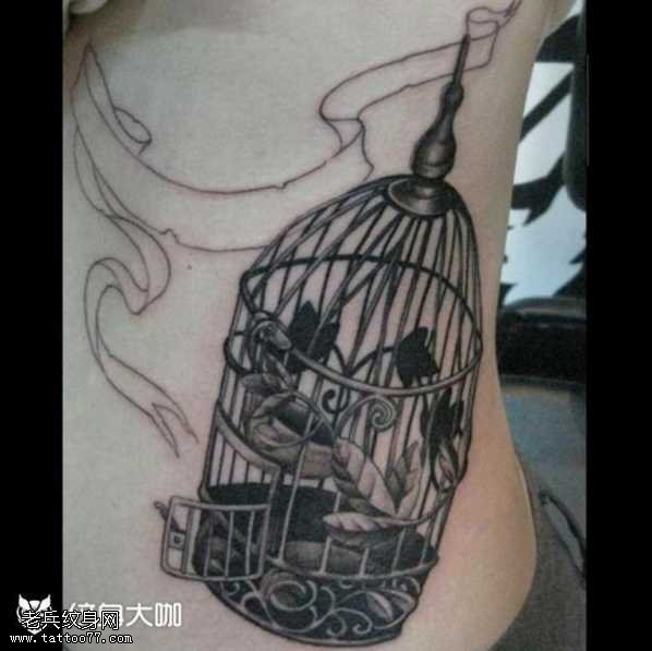 腰部鸟笼纹身图案