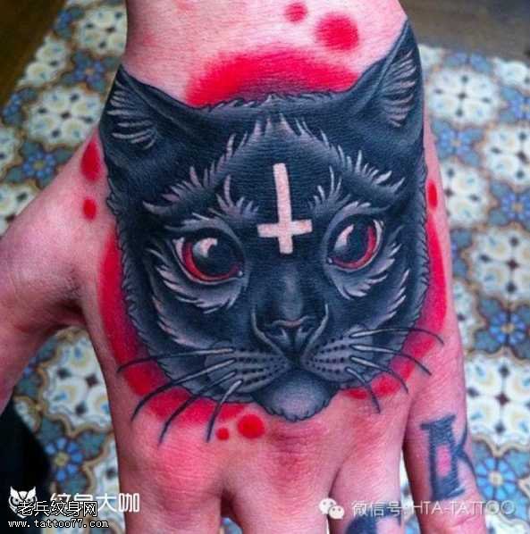 十字猫纹身图案