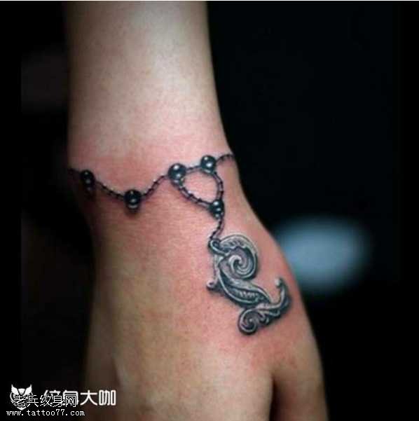 手部莲花纹身图案