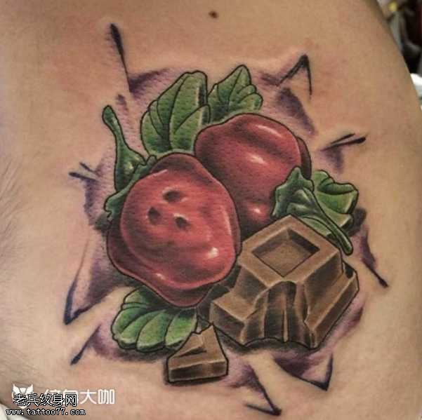 腰部水果纹身图案