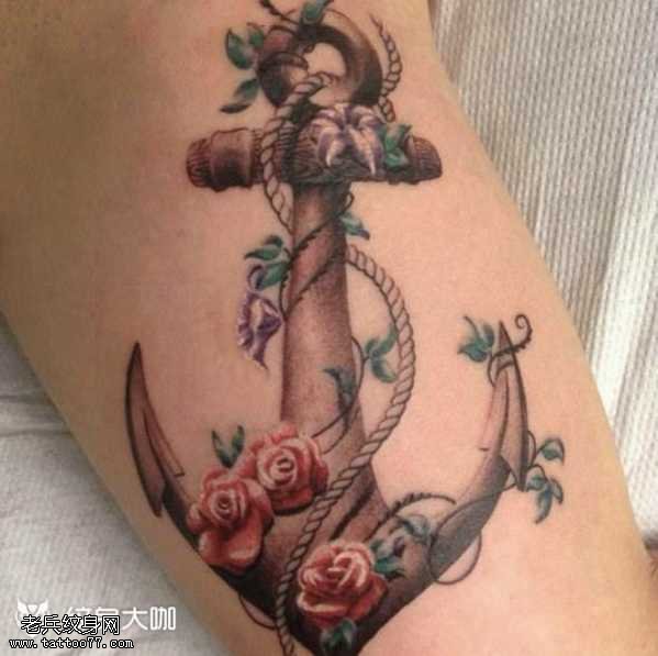 腿部船锚纹身图案