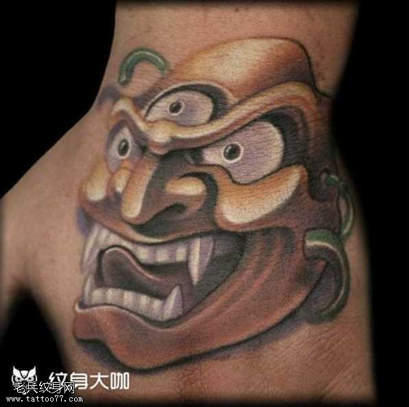 手部三眼般若纹身图案