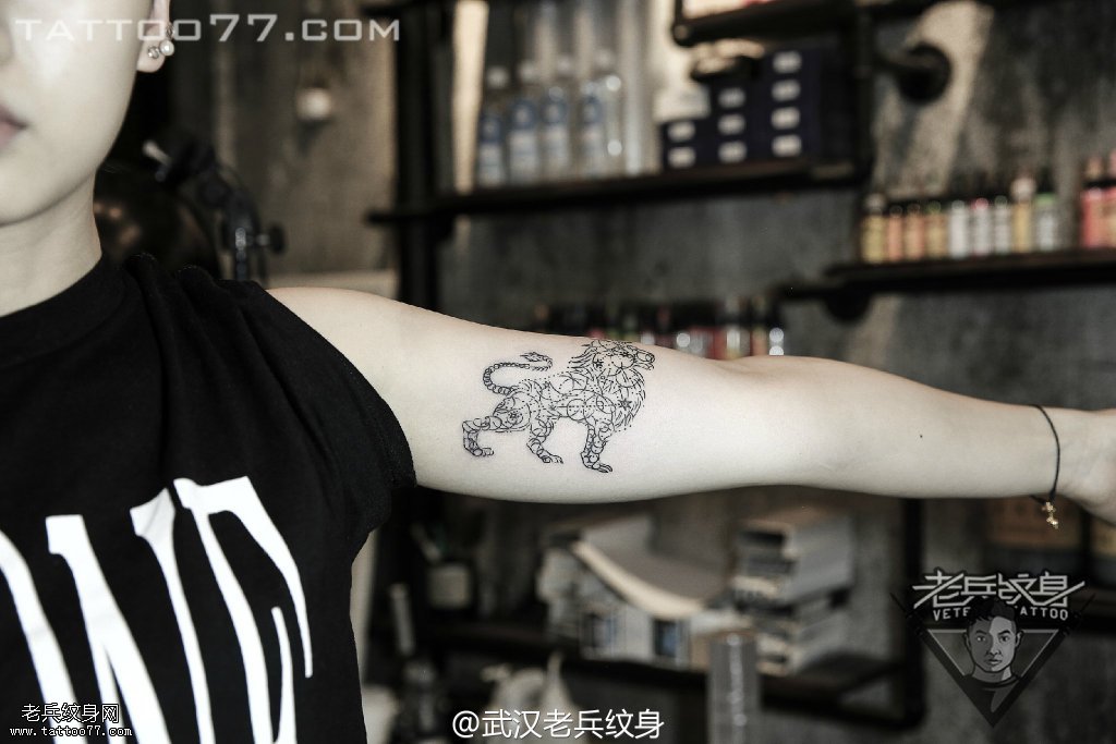手臂内侧星座狮子座纹身图案作品