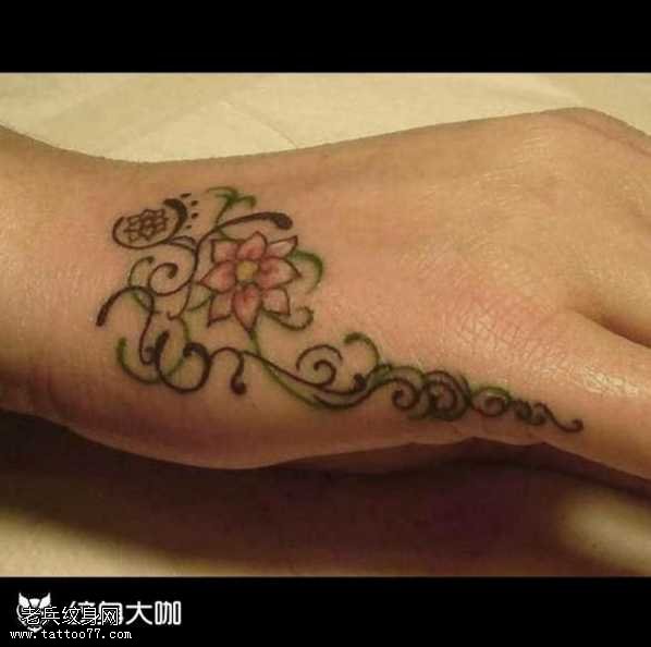 手部花藤纹身图案