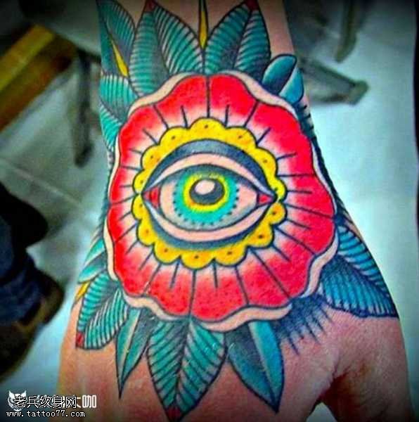 花朵眼纹身图案