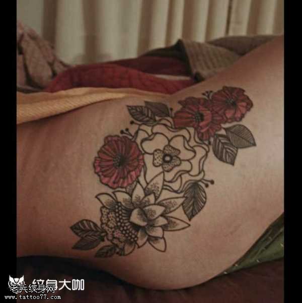 腰部玫瑰纹身图案