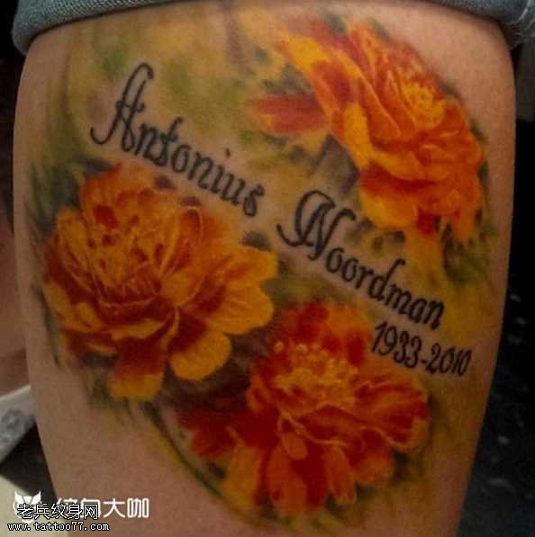 腿部花朵纹身图案
