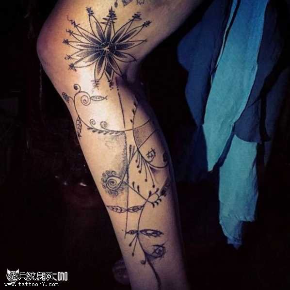 腿部花纹身图案