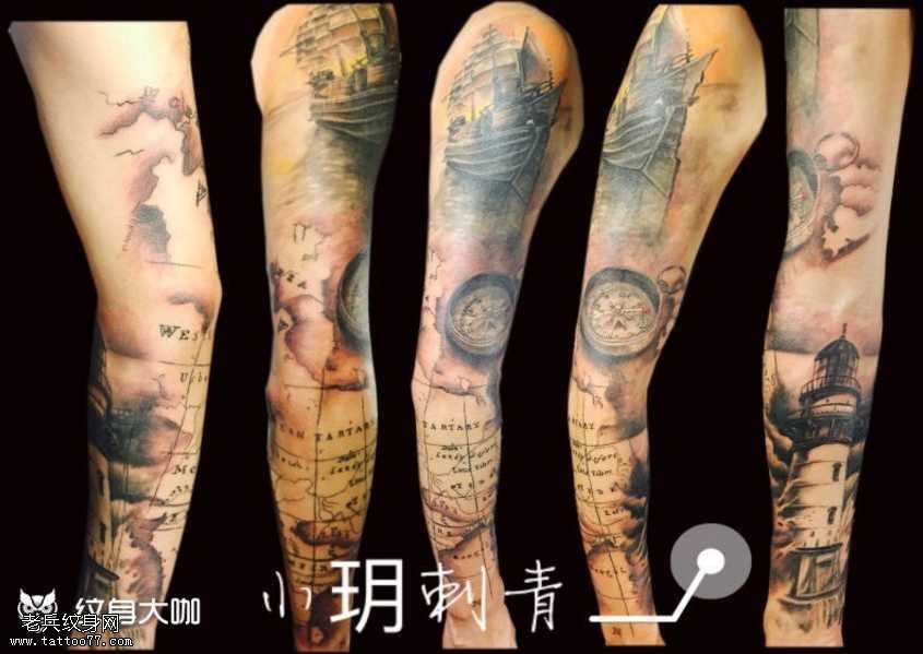 手臂指南针纹身图案