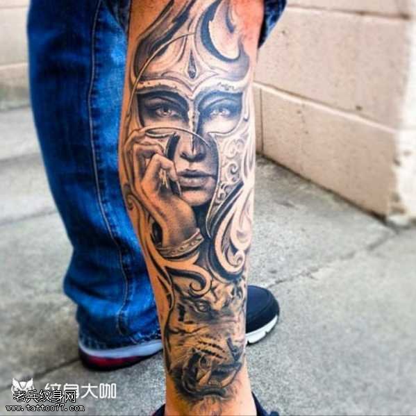 腿部皇帝纹身图案