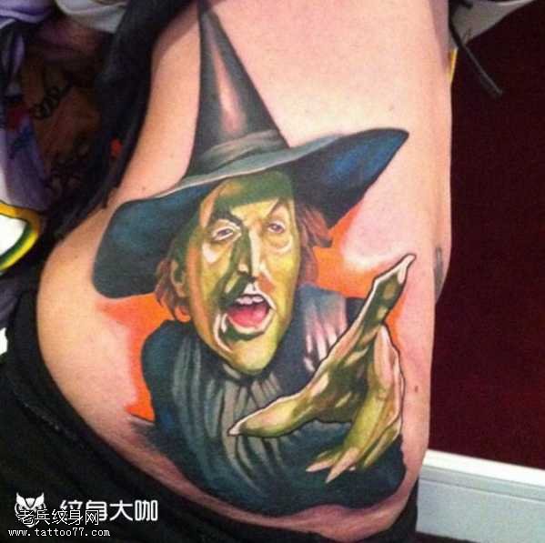 腰部小法纹身图案