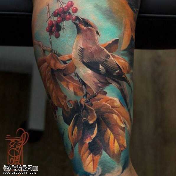 腿部小鸟纹身图案