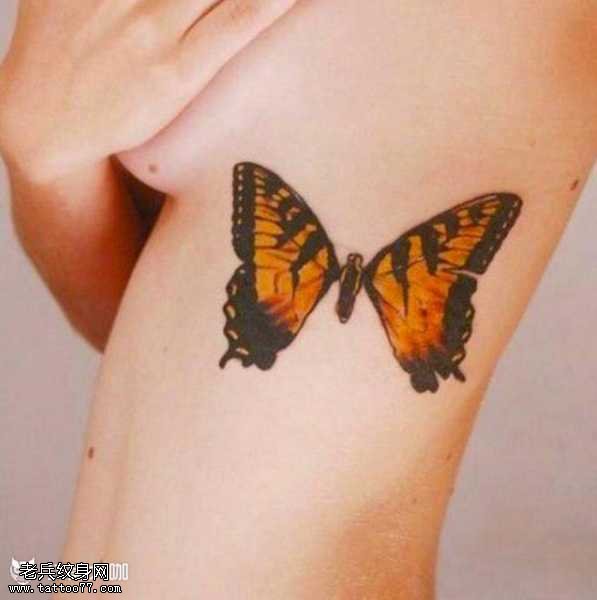 手臂蝴蝶纹身图案