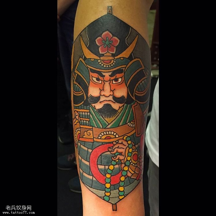 小臂武士纹身图案