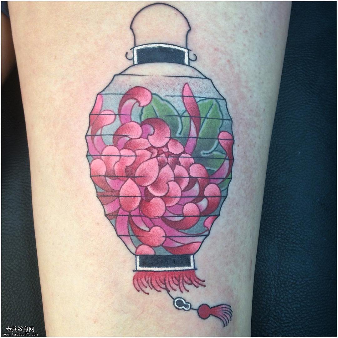 小腿菊花装饰灯笼日式tattoo图案