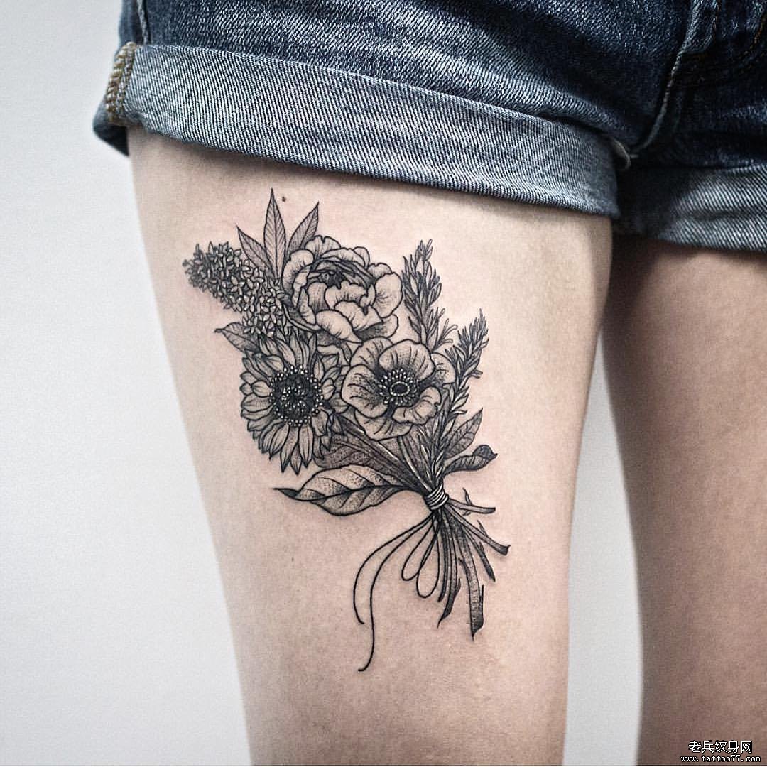 大腿黑灰菊花tattoo图案