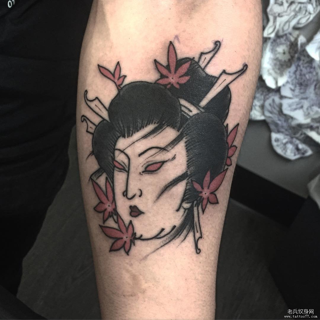 大腿日式艺妓纹身图案