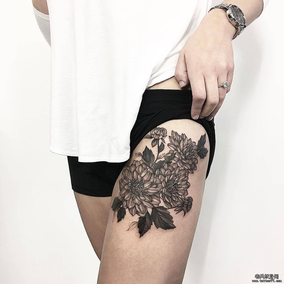 大腿花纹身图案