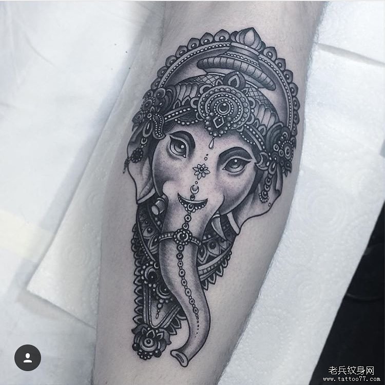 小腿象神纹身图案