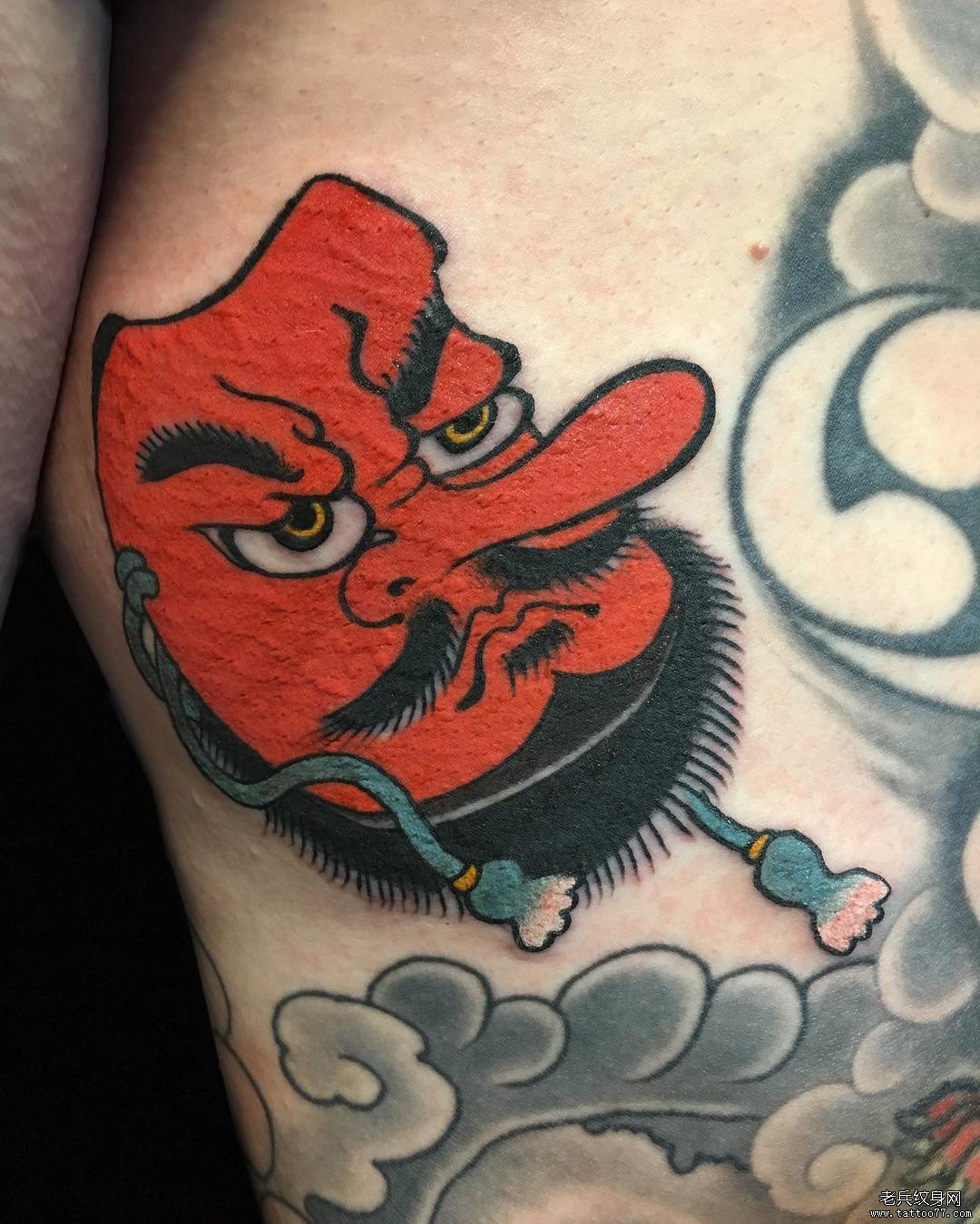 臀部日式老传统天狗纹身图案