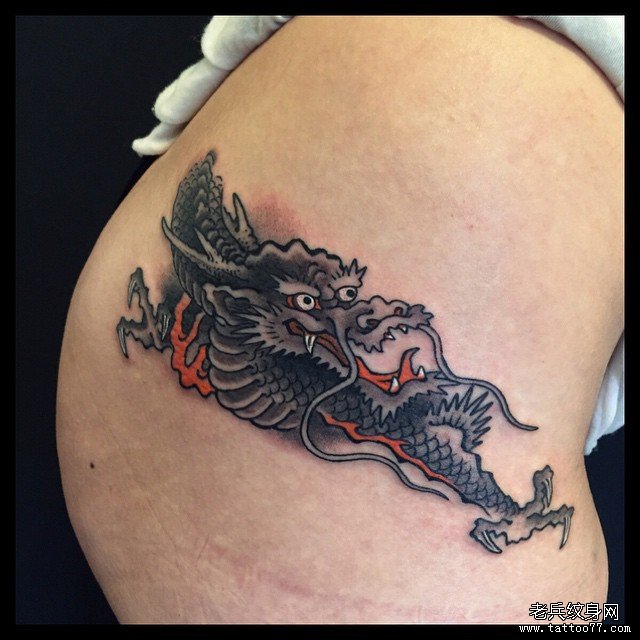 臀部日式传统龙tattoo