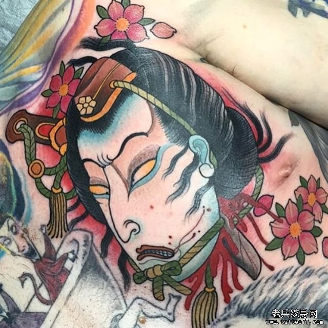 胸口生首纹身tattoo图案