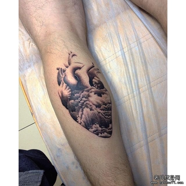 小腿欧美心脏纹身图案