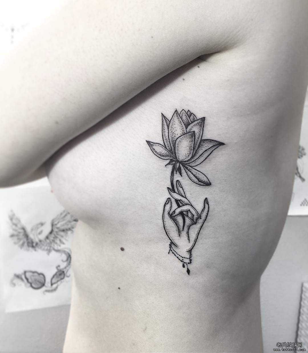 侧腰佛手莲花tattoo纹身图案