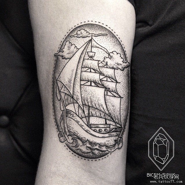 大臂帆船纹身点刺tattoo图案