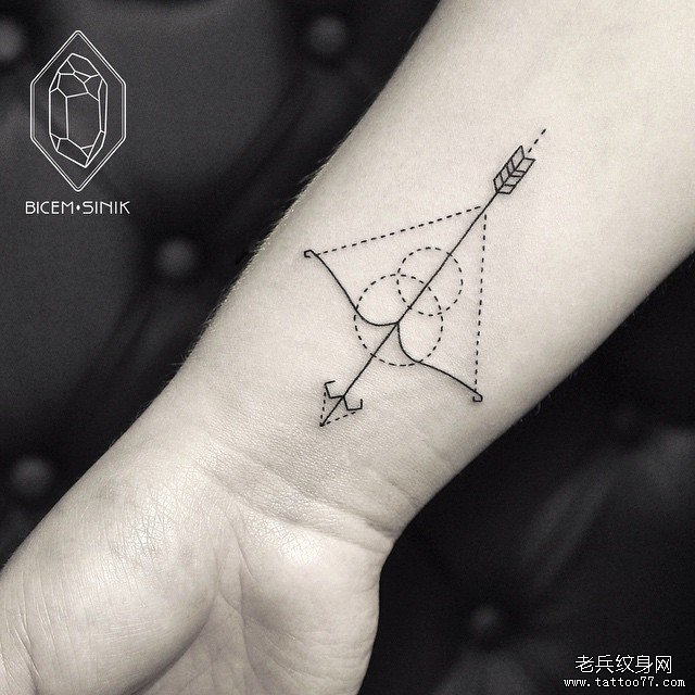 手腕弓箭小清新tattoo纹身图案