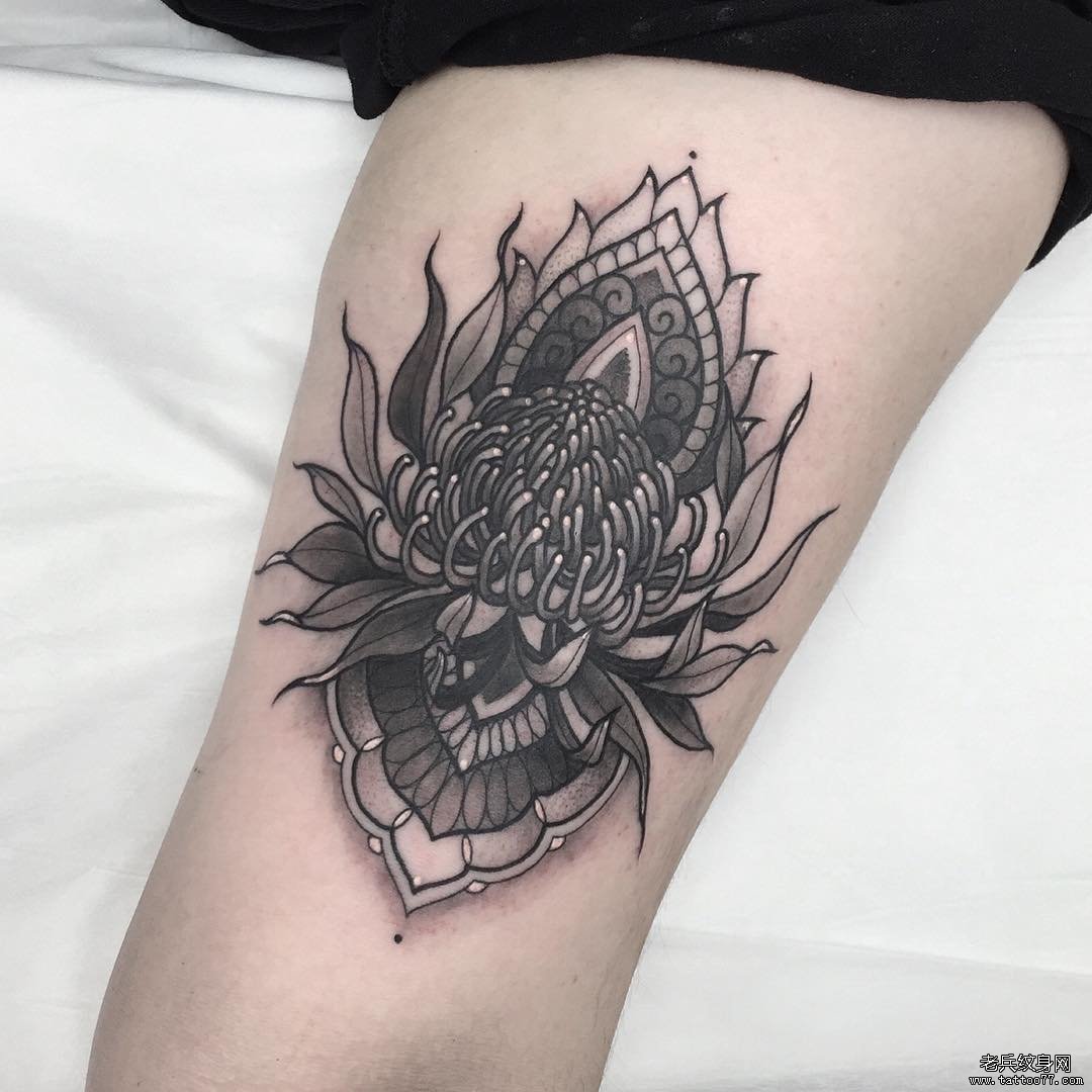 大臂菊花黑灰tattoo纹身图案