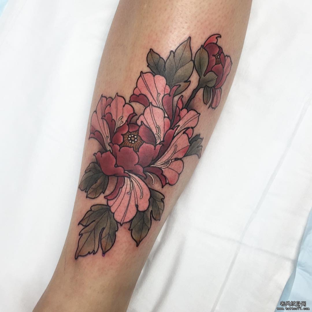 小腿传统牡丹纹身tattoo图案