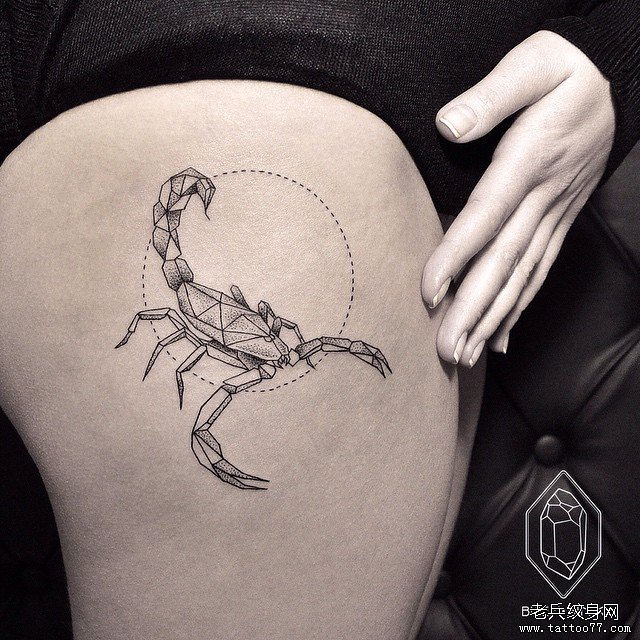 大腿蝎子点刺tattoo纹身图案