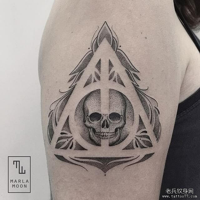 大臂骷髅几何点刺tattoo纹身图案