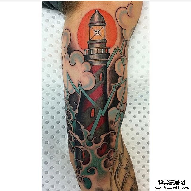 灯塔大臂欧美纹身图案